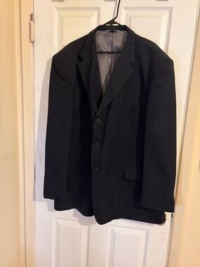 Men's Black Three-Button Blazer - Brand Unspecified